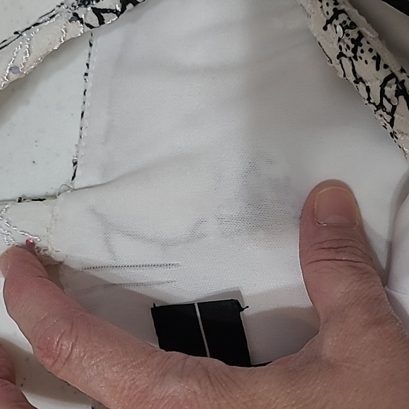 R & M Collection Black & White Ruffled sleeveless party dress size 16 - Picture 8 of 12